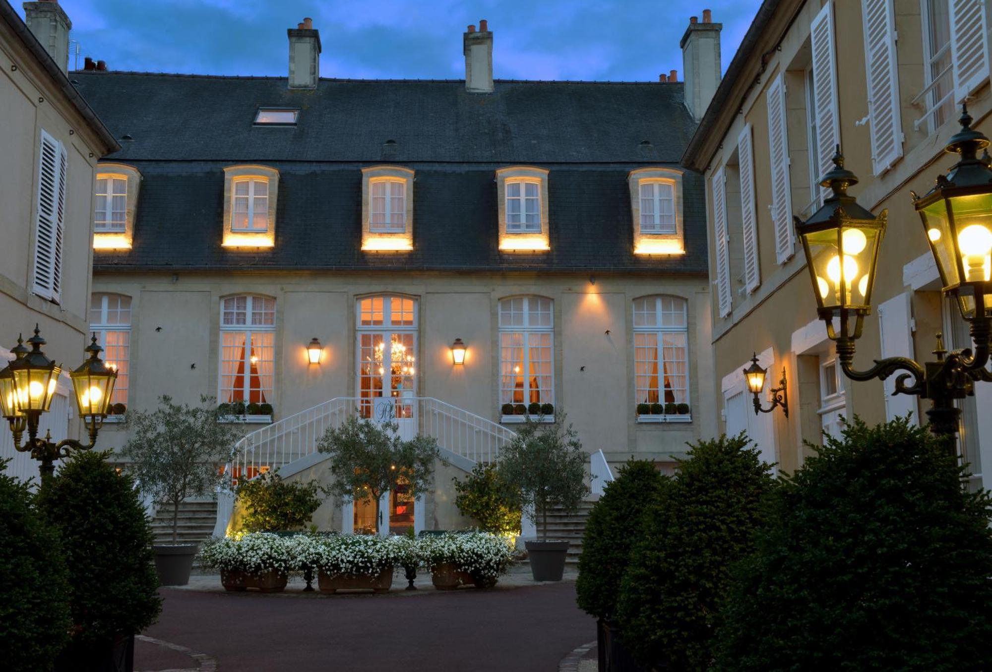Hotel D'Argouges Bayeux Bagian luar foto